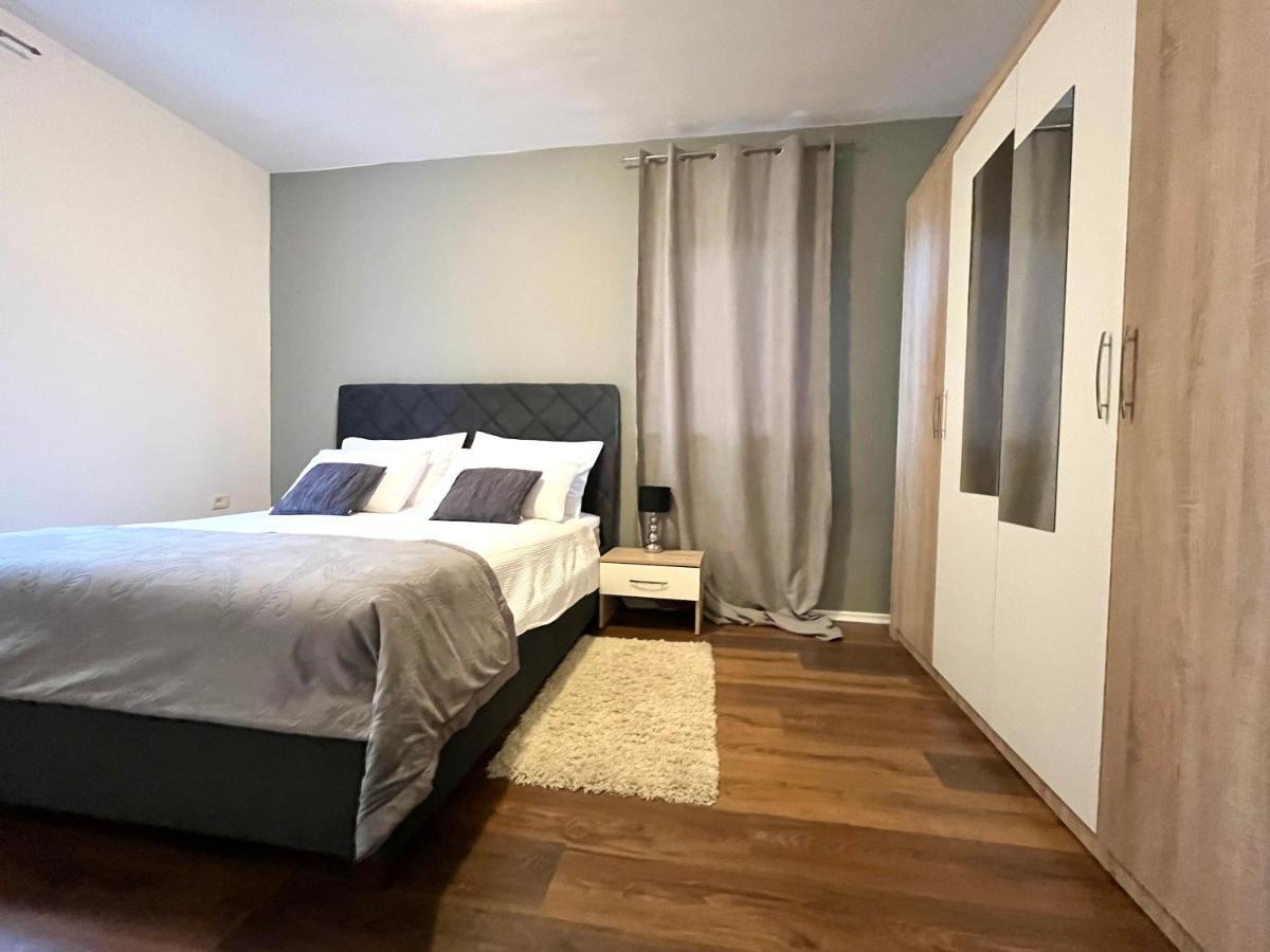 Apartment Domus Lauri 우마그 외부 사진