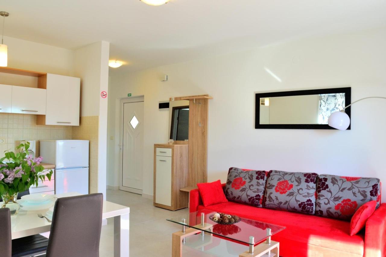 Apartment Domus Lauri 우마그 외부 사진