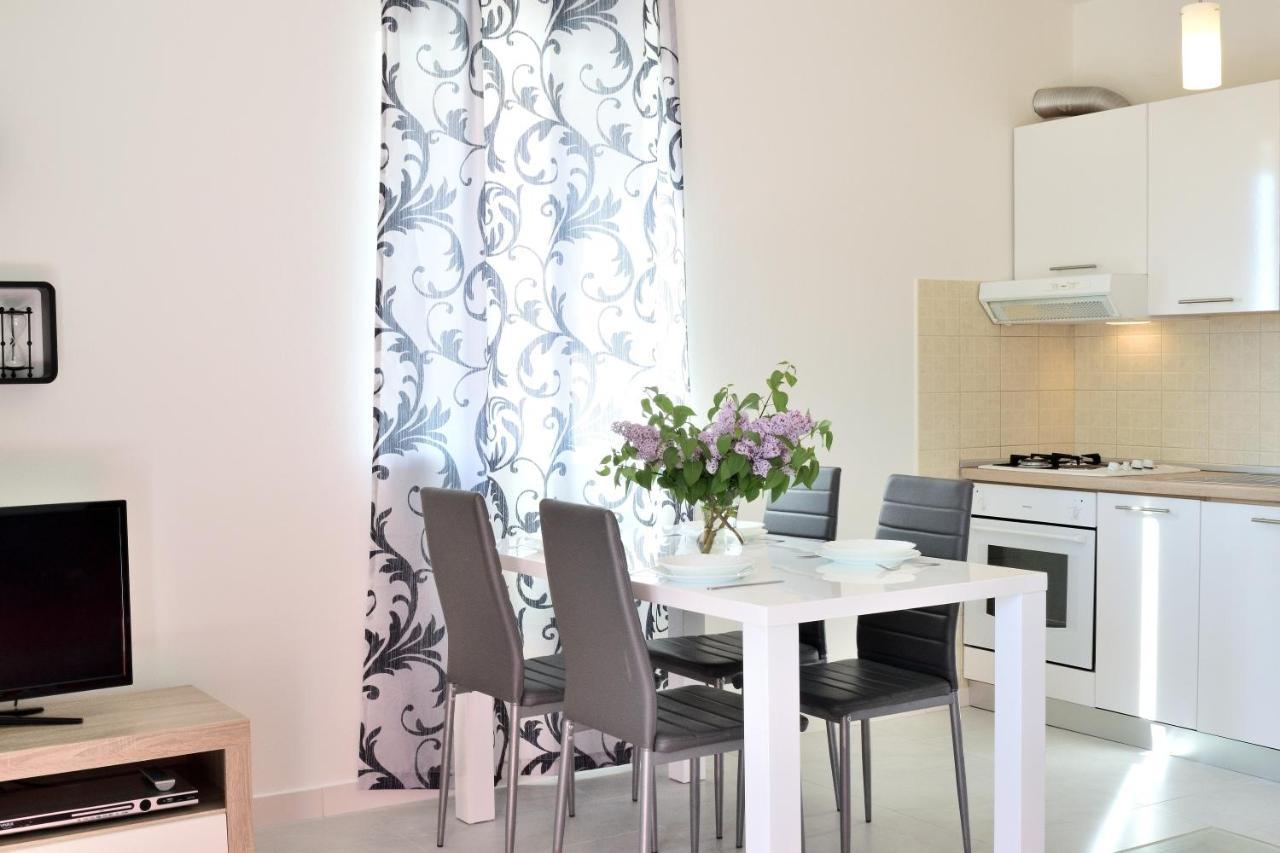Apartment Domus Lauri 우마그 외부 사진