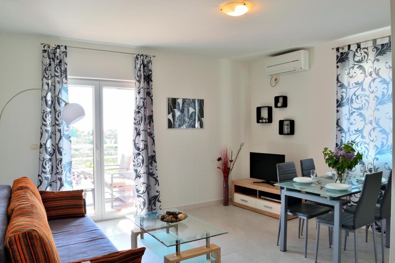 Apartment Domus Lauri 우마그 외부 사진